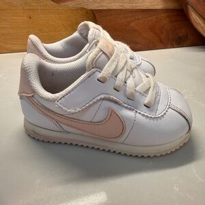 Nike Cortez EasyOn, limited edition, toddle size 7, white/echo pink